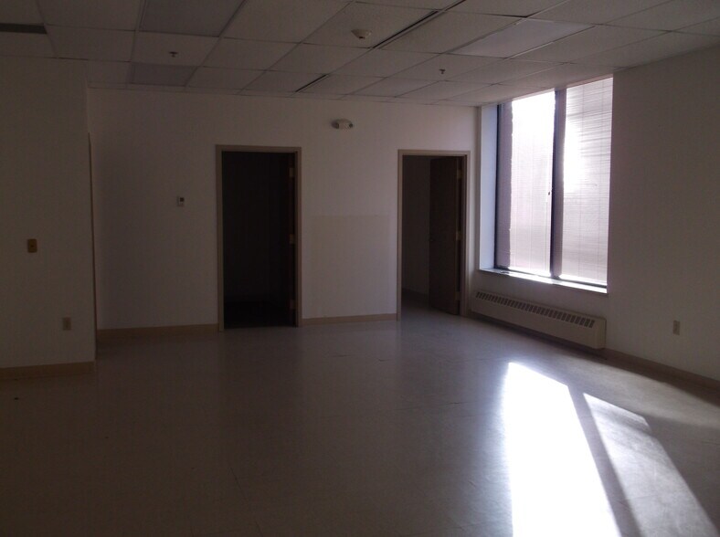 More Photos Of 130 W Larrabee St, Omro Office For Sale
