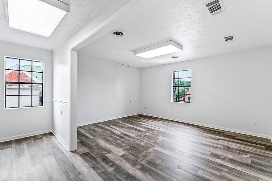 More Photos Of 310 N Glynn St, Fayetteville Medical For Lease