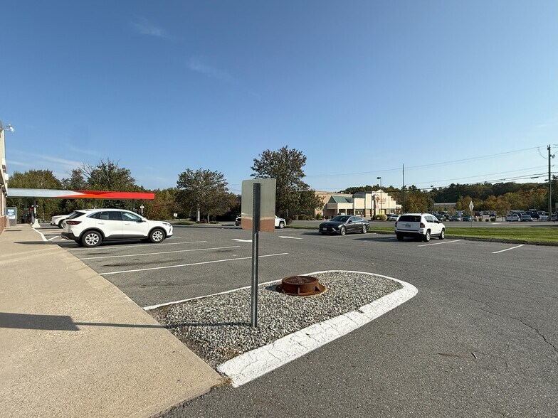 More Photos Of 304 Sandown Rd, East Hampstead Convenience Store For Lease