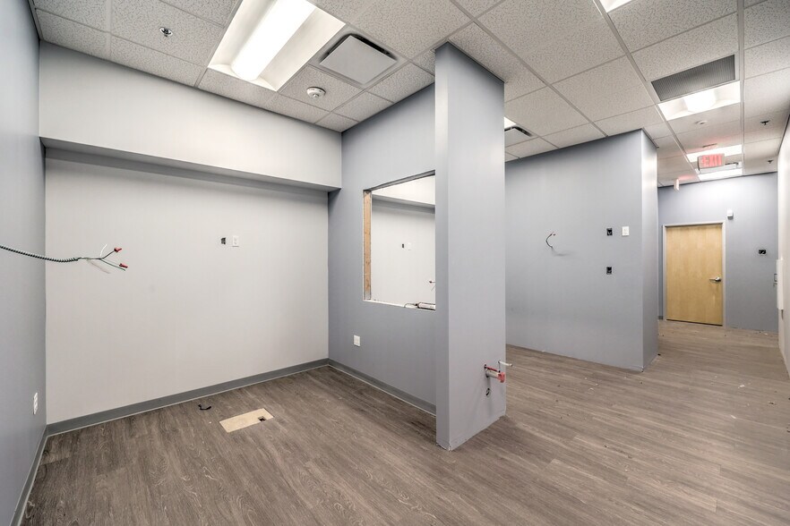 More Photos Of 2943-3073 W Craig Rd, North Las Vegas Unknown For Lease