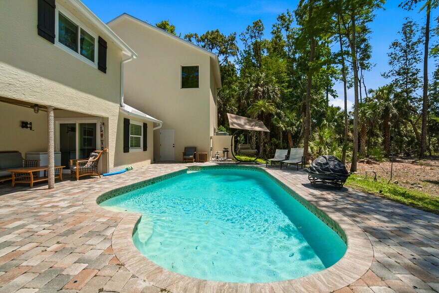 More Photos Of 4120 3rd Ave NW, Naples Apartments For Sale