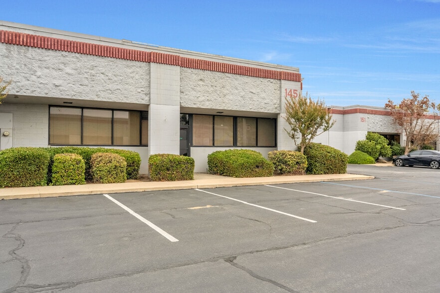 More Photos Of 2727 N Grove Industrial Dr, Fresno Warehouse For Sale