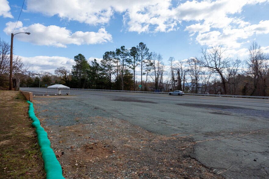 More Photos Of 2845 Ivy Rd, Charlottesville Service For Sale
