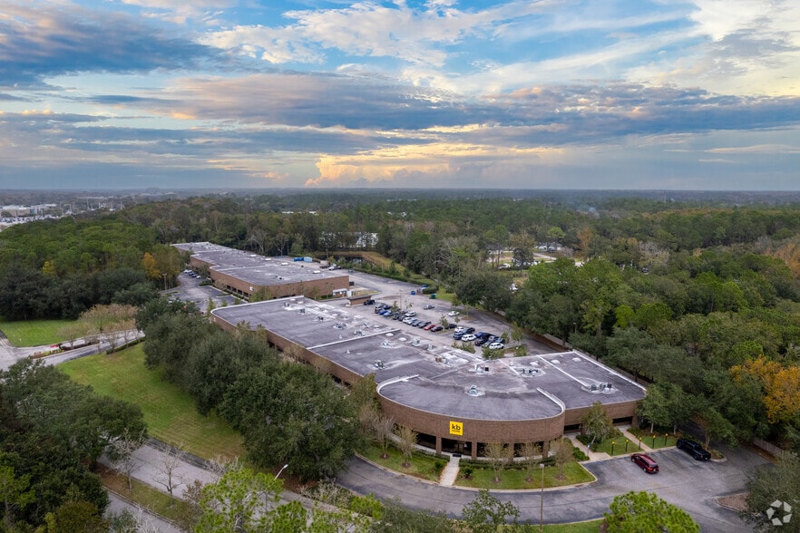 More Photos Of 10475 Fortune Pky, Jacksonville Unknown For Lease