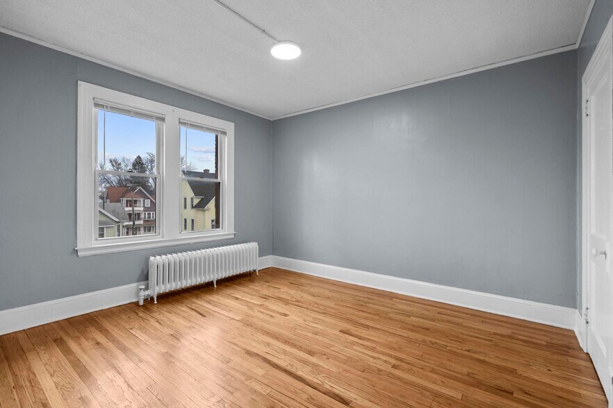 More Photos Of 34-38 Beacon St, Hartford Apartments For Sale