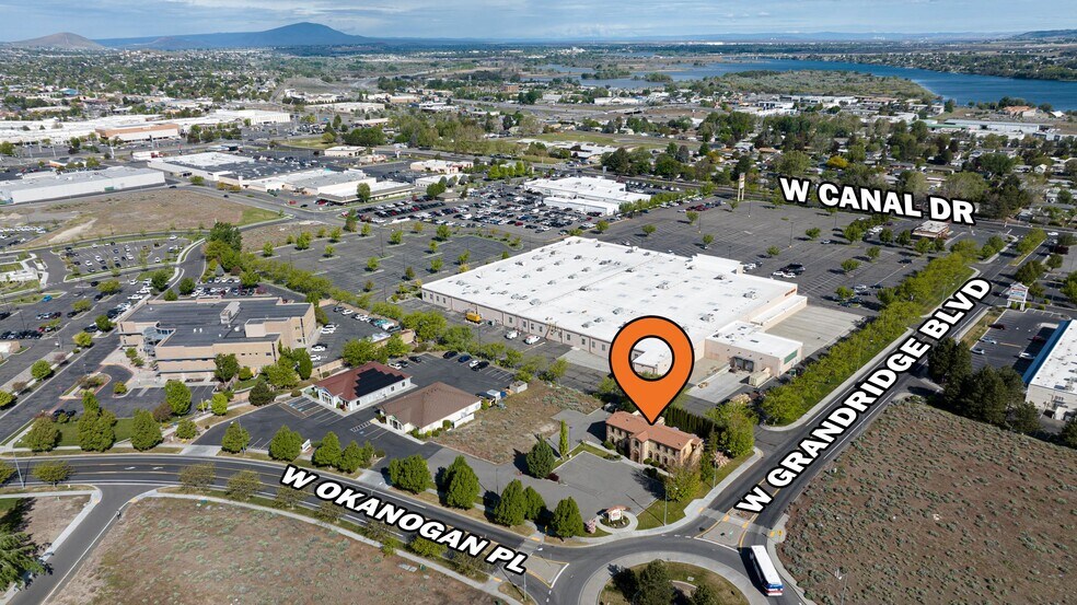 More Photos Of 7000 W Okanogan Pl, Kennewick Restaurant For Sale