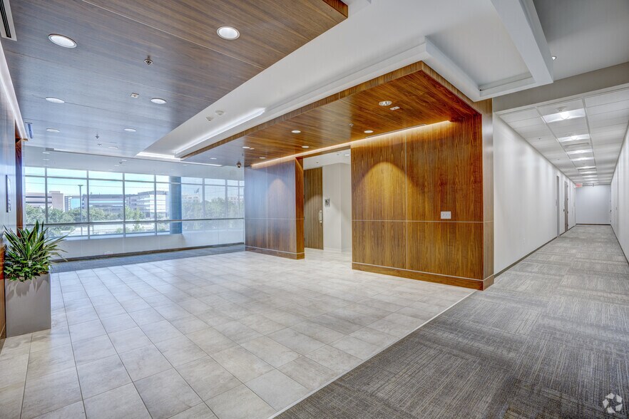 More Photos Of 18211 Katy Fwy, Houston Office For Lease