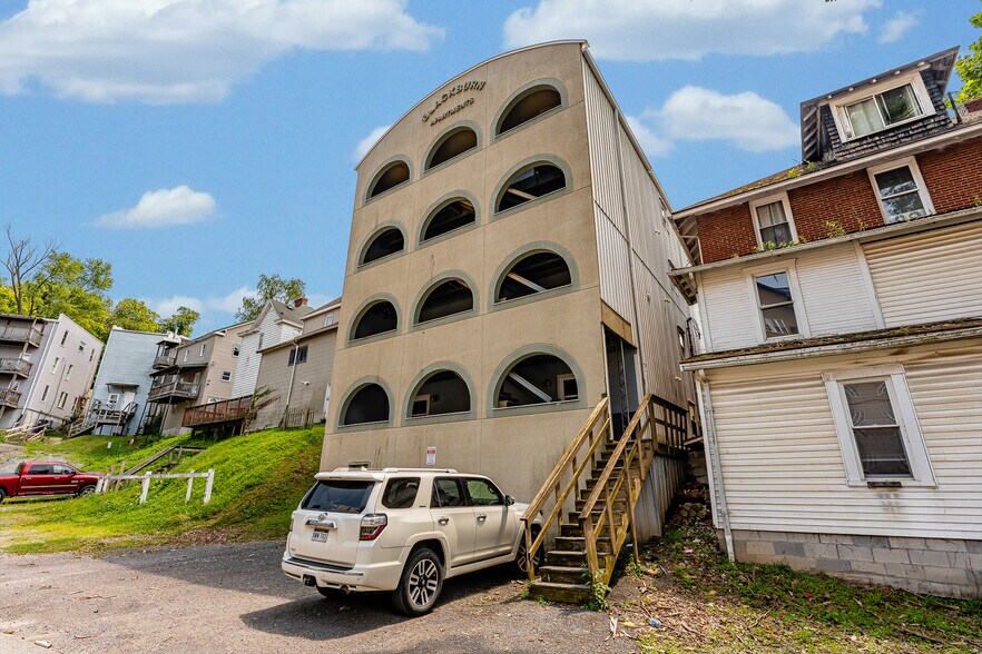 More Photos Of 471 Dallas St, Morgantown Apartments For Sale