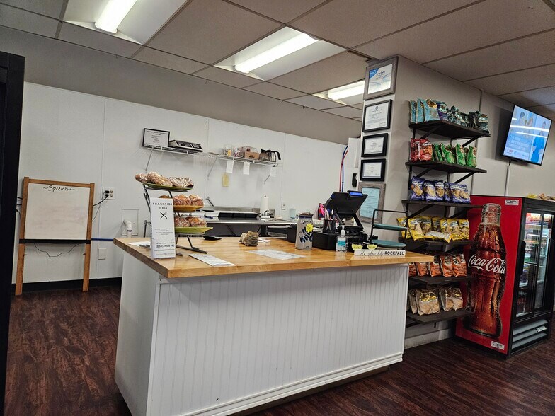 More Photos Of 108 Main St, Rockfall Storefront For Sale