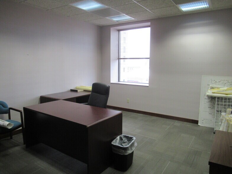 More Photos Of 427 E Monroe St, Springfield Office For Sale