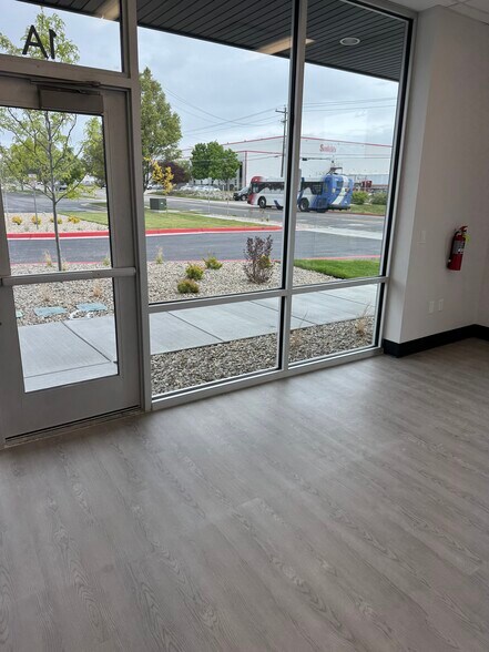 More Photos Of 235 Sugar St, Layton Industrial For Lease