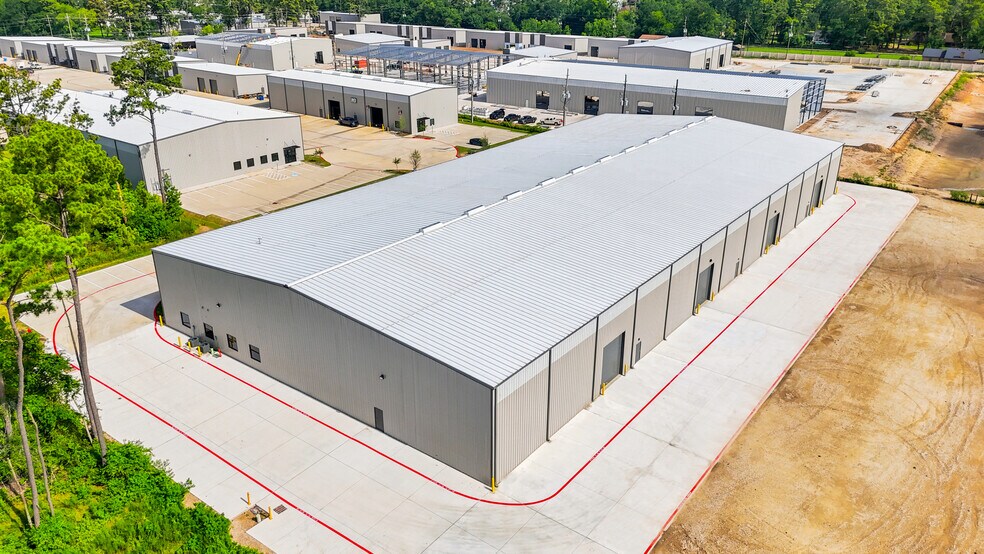 More Photos Of 2323 S Houston Ave, Humble Manufacturing For Lease