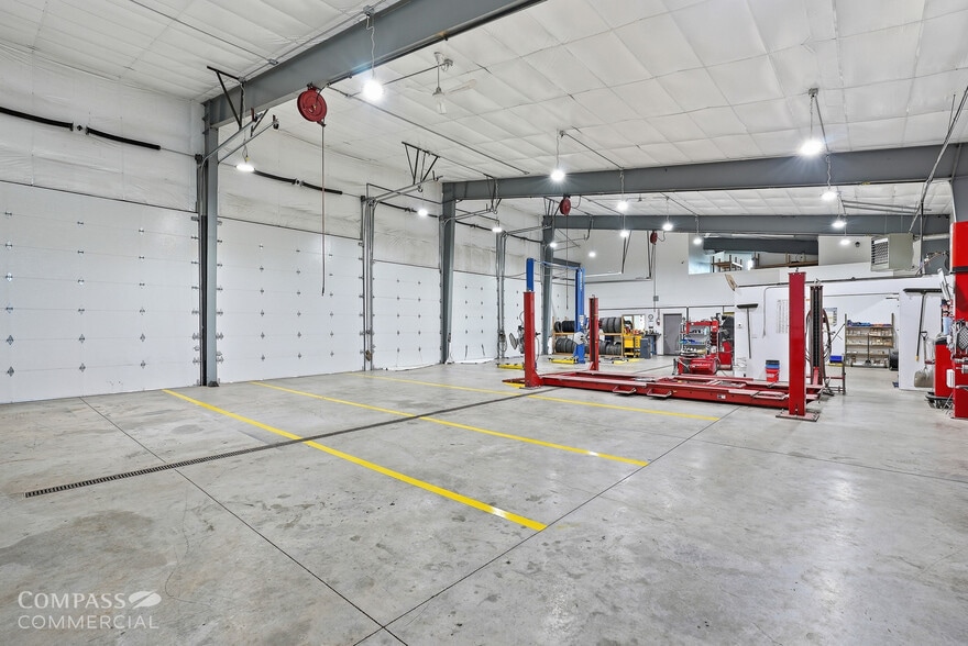 More Photos Of 188 W Sisters Park Dr, Sisters Warehouse For Sale
