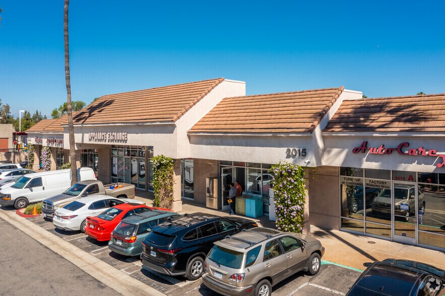 More Photos Of 2005-2025 N Tustin Ave, Santa Ana Auto Repair For Lease
