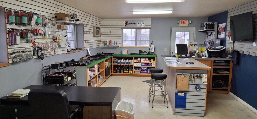 More Photos Of N2047 Sawmill Rd, Watertown Self Storage For Sale