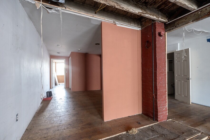 More Photos Of 57 N Front St, Kingston Storefront Retail Residential For Sale