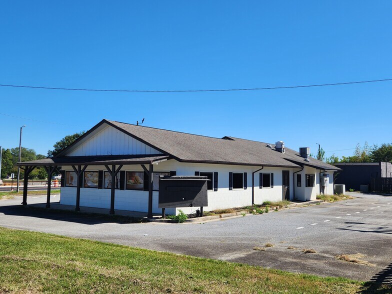 More Photos Of 102 S Armed Forces Blvd, Warner Robins Restaurant For Sale