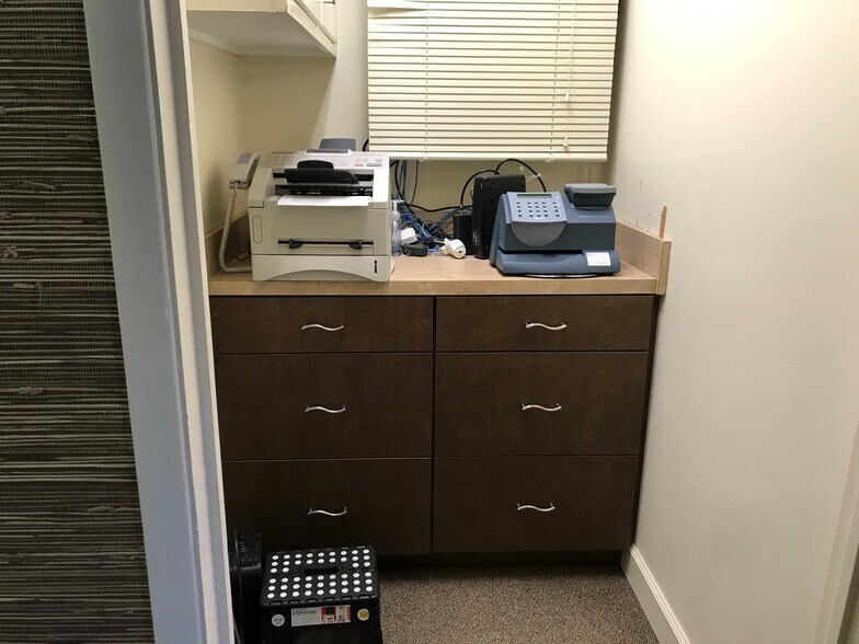 More Photos Of 837 First Colonial Rd, Virginia Beach Medical For Lease