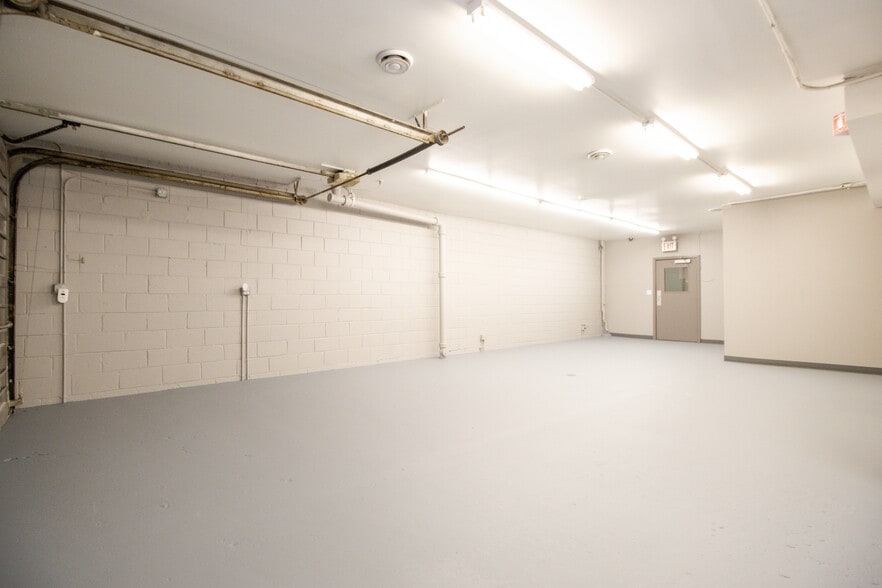 More Photos Of 2919 W Irving Park Rd, Chicago Office Residential For Sale