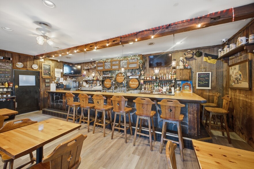 More Photos Of 352 Quaker Rd, Queensbury Restaurant For Sale