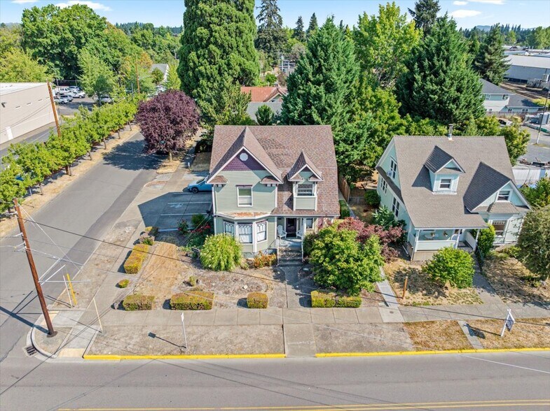 More Photos Of 707 NE 5th St, McMinnville Office For Sale