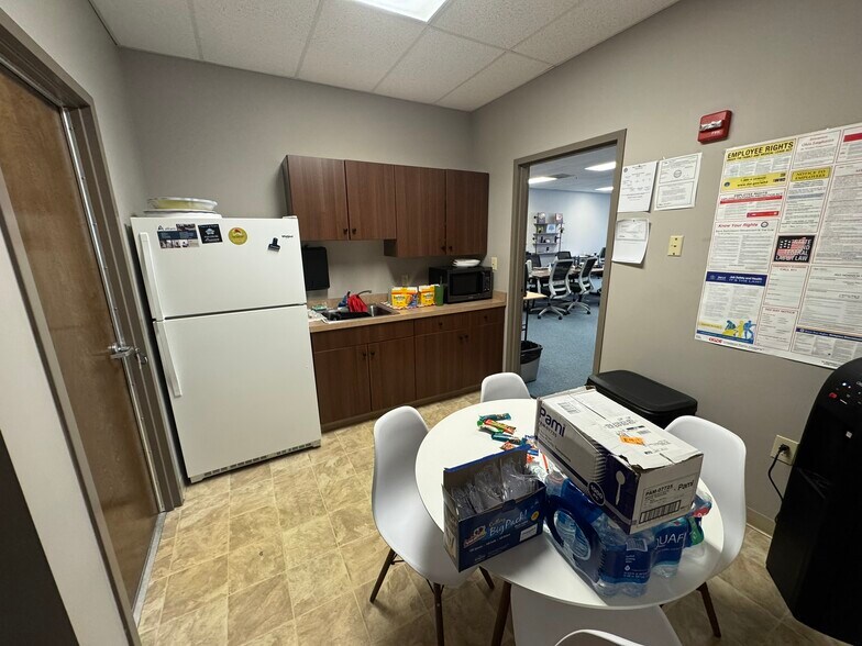More Photos Of 7580 Northcliff Ave, Brooklyn Office For Lease