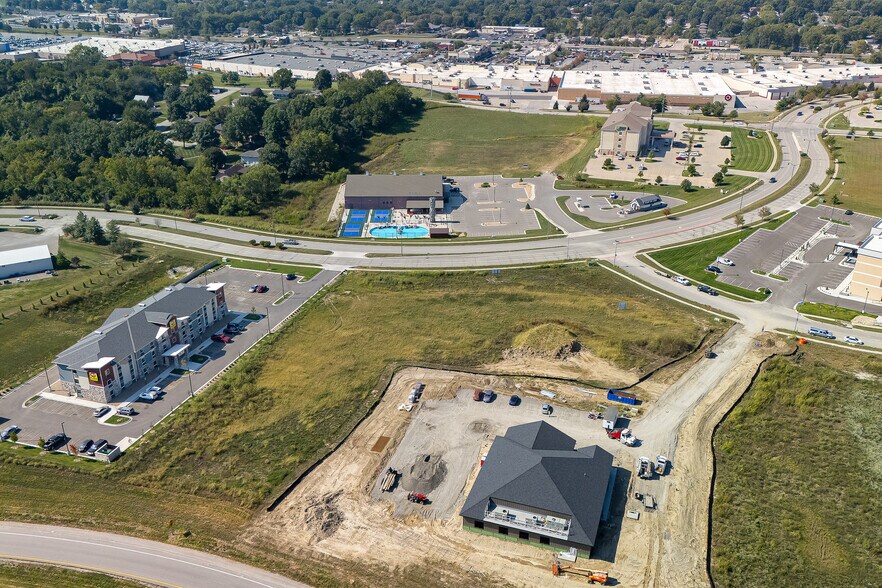 Primary Photo Of 3620 Village Dr, Saint Joseph Specialty For Lease