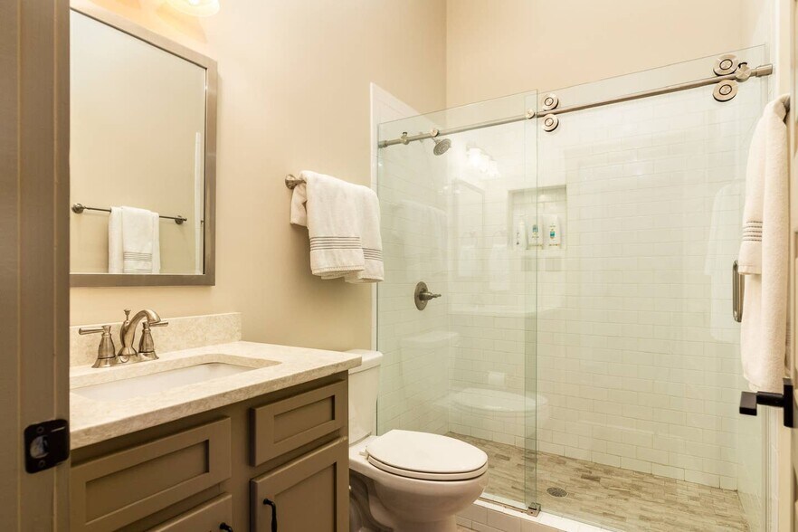 More Photos Of 428-432 2nd St, Macon Storefront Retail Residential For Sale