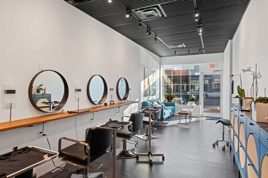 More Photos Of 1-15 Hill St, Southampton Storefront Retail Office For Lease