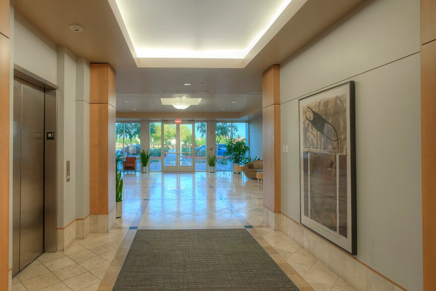 More Photos Of 9520 W Palm Ln, Phoenix Unknown For Lease