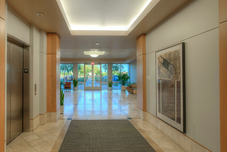 More Photos Of 9520 W Palm Ln, Phoenix Unknown For Lease