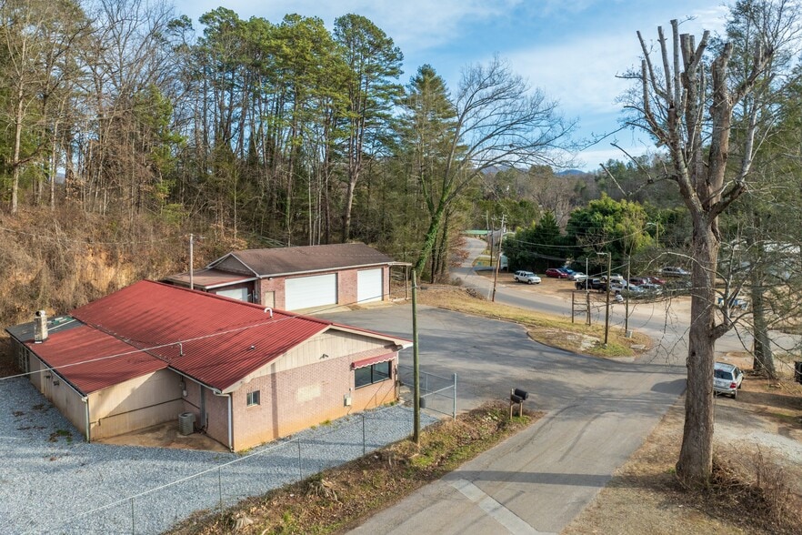 More Photos Of 535 W Main St, Franklin Specialty For Sale