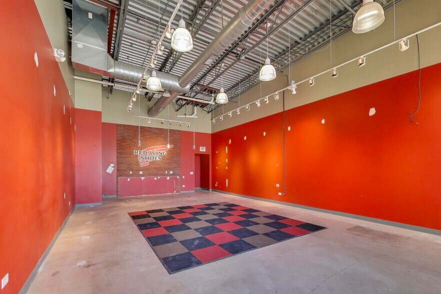 More Photos Of 17923-17927 Halsted St, Homewood Unknown For Lease