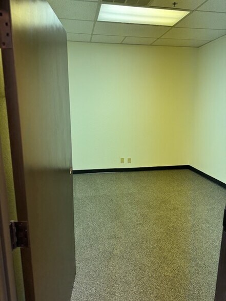 More Photos Of 2400 Lakeview Dr, Amarillo Office For Sale