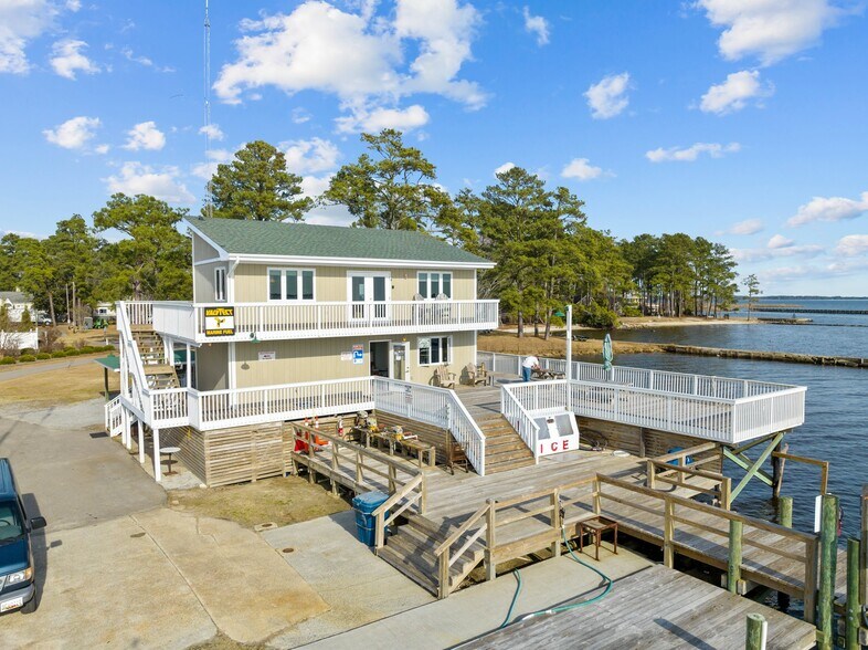 More Photos Of 738 E Main St, Belhaven Hotel For Sale