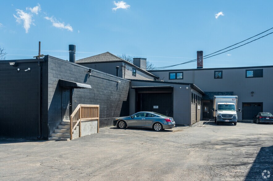 More Photos Of 419 Lincoln St, Marlborough Light Manufacturing For Lease