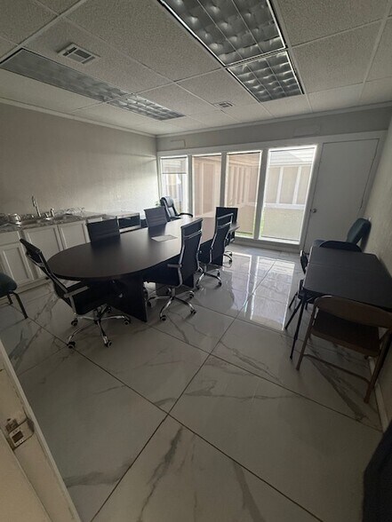 More Photos Of 5553-5555 S Peoria Ave, Tulsa Office For Lease