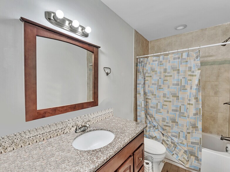 More Photos Of 1916 SW 11th St, Fort Lauderdale Apartments For Sale