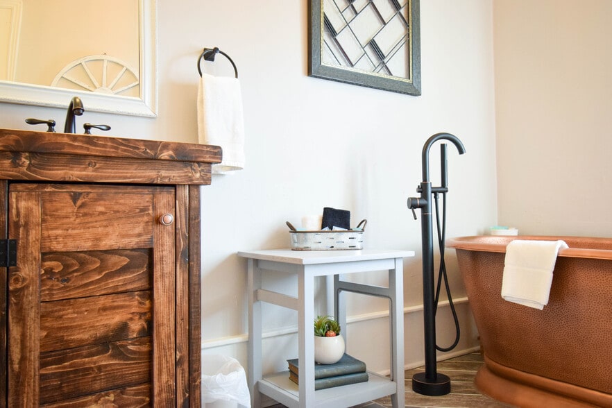 More Photos Of 161 N Main St, Snowflake Hotel For Sale