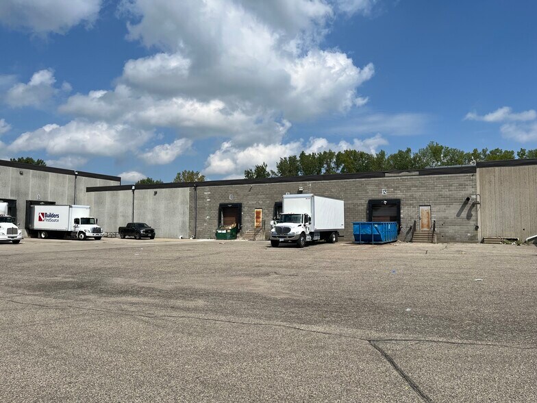 More Photos Of 11356 215th St W, Lakeville Manufacturing For Sale