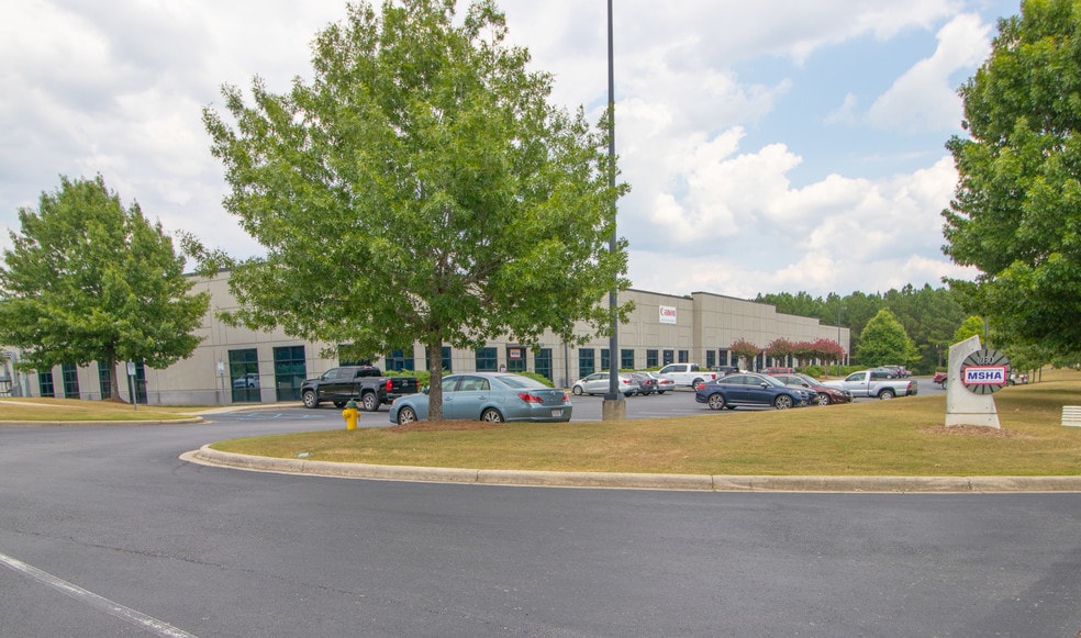 More Photos Of 1030 London Dr, Birmingham Light Distribution For Sale