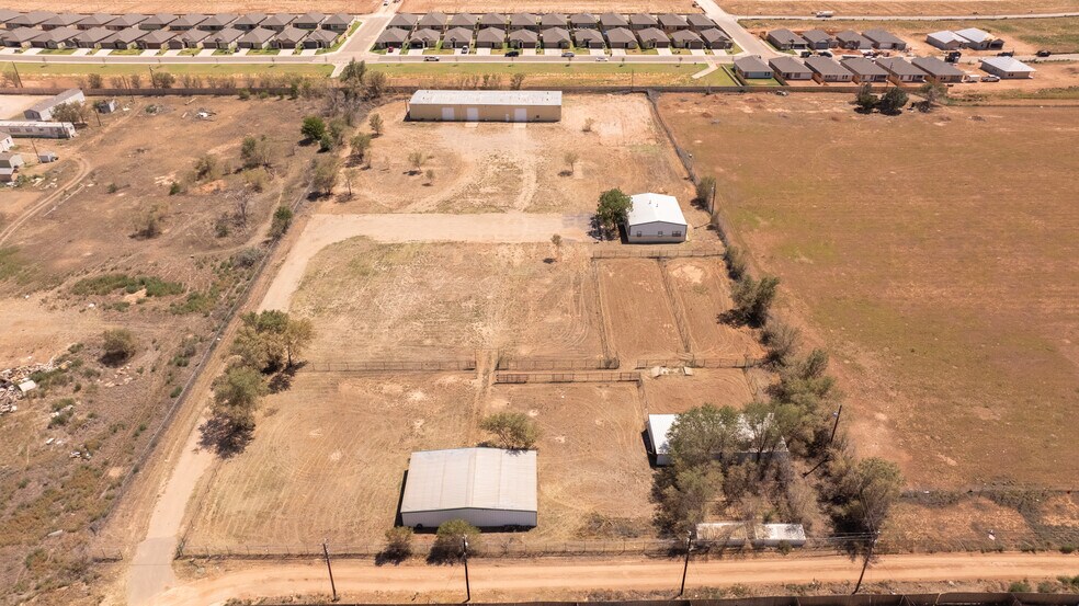 More Photos Of 510 Valencia Ave, Lubbock Warehouse For Sale
