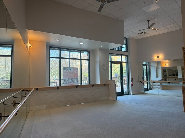 More Photos Of 211 River Landing Dr, Daniel Island Apartments For Lease