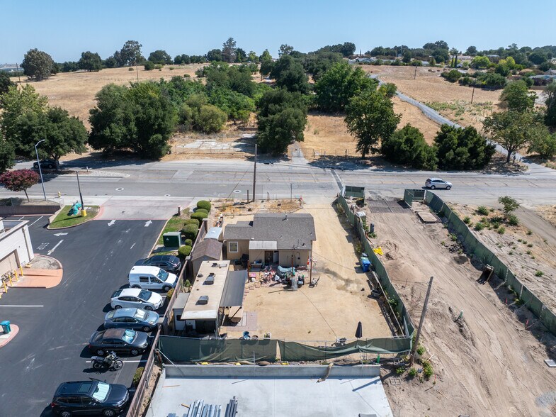 More Photos Of 2400 El Camino Real, Atascadero Office For Sale