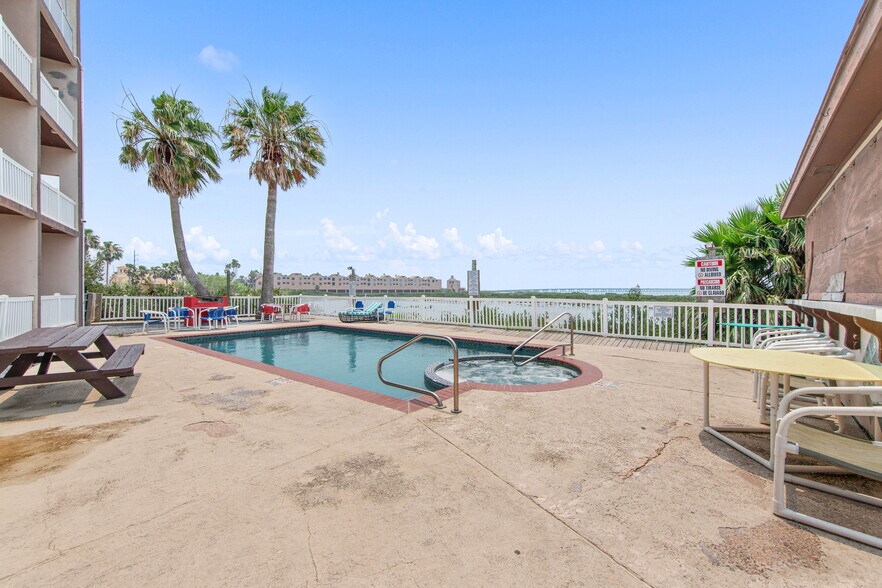 More Photos Of 901 Padre Blvd, South Padre Island Hotel For Sale