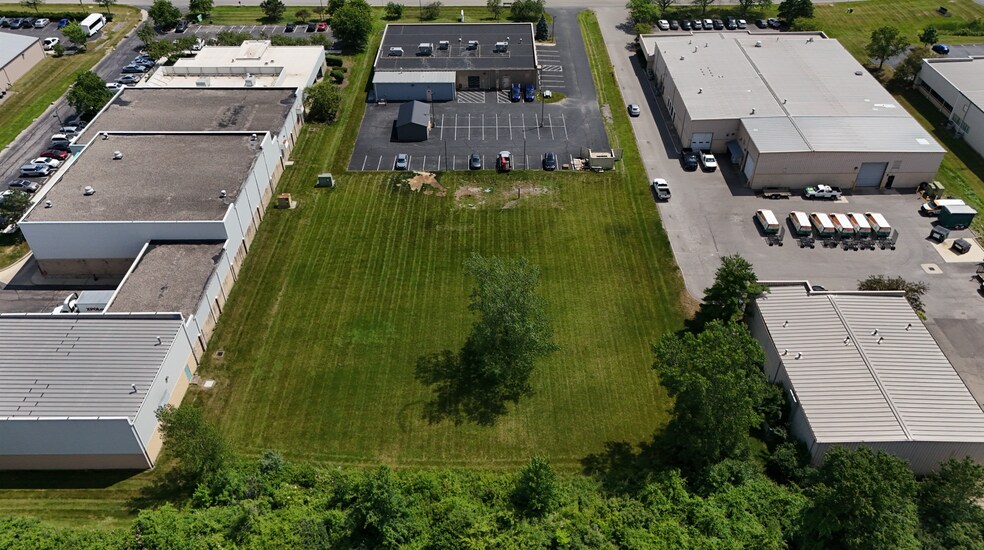 More Photos Of 7790 N Central Dr, Lewis Center Warehouse For Lease