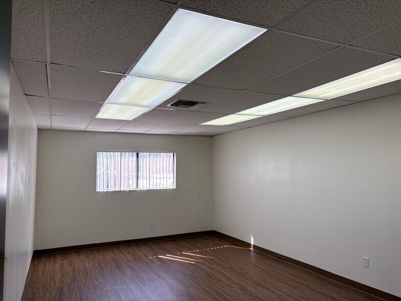 More Photos Of 655 N Palm Canyon Dr, Palm Springs Medical For Lease