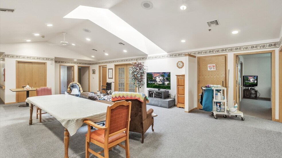 More Photos Of 121 S 5th St, Evansville Assisted Living For Sale