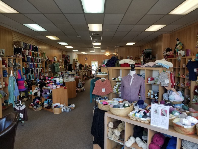 More Photos Of 34 Hempstead Tpke, Farmingdale General Retail For Sale