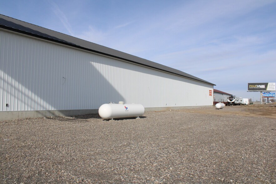 More Photos Of 61 W 465 N, Blackfoot Light Manufacturing For Lease